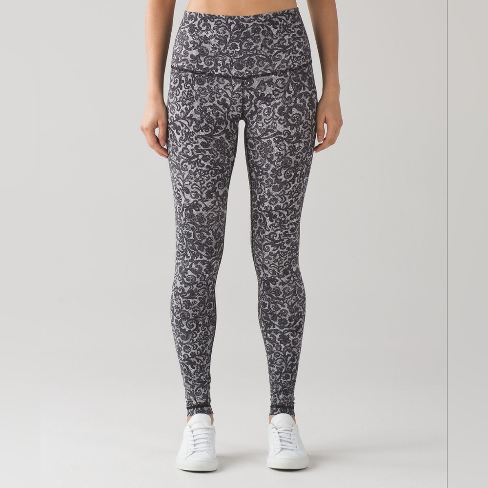 Lululemon Wunder Under Pant (Hi-Rise)Mini Cinder Lace White Black size 8